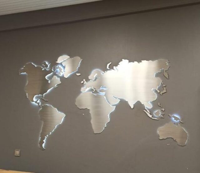 #dünyaharitası #ışıklıdünyaharitası #paslanmazsatine #satinelipaslanmaz #monoreklam