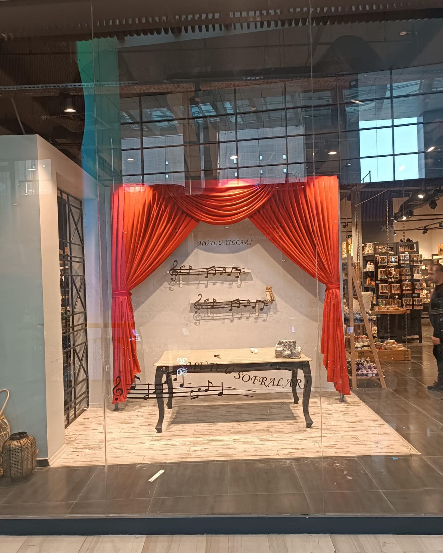 Porland için hazırlamış olduğumuz 3D vitrin tasarım ve uygulamamız tamamlanmıştır..