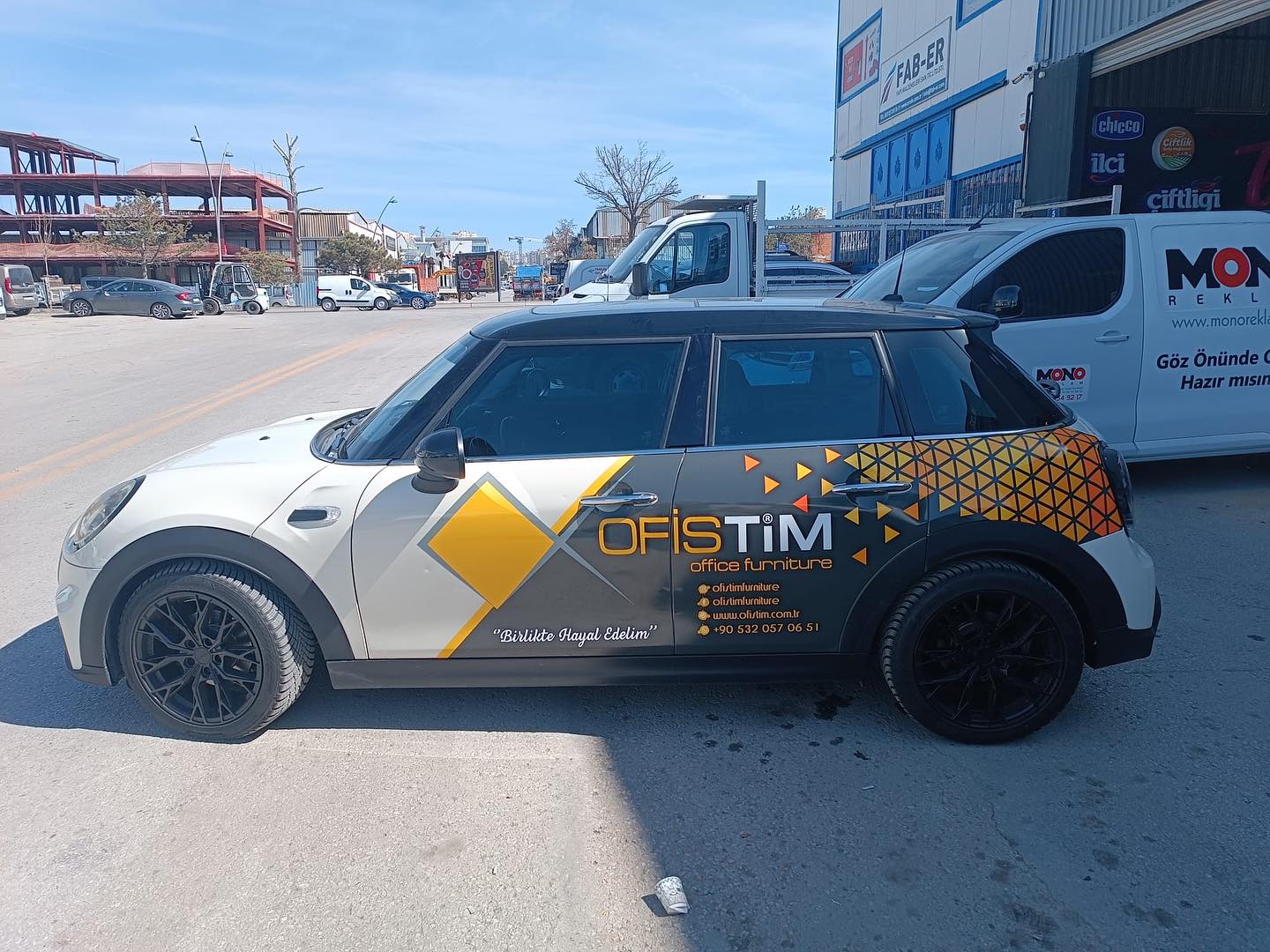 Ofistim için hazırladığımız tasarımı, yüksek seri hava kanallı tam cast folyo ile aracımıza uygulama işlemini tamamladık, güzel günlerde kullanmak dileğiyle..! #monoreklam #ofistim